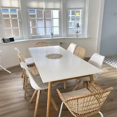 Ferienhaus-strandallee95-direkt-am-strand * Timmendorfer Strand