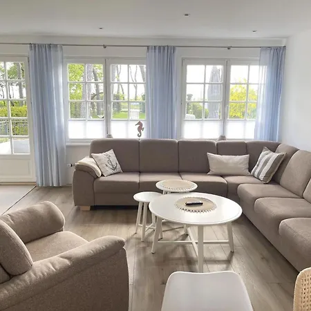 Ferienhaus-strandallee95-direkt-am-strand بيت للعطل