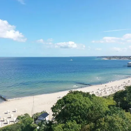 Ferienhaus-strandallee95-direkt-am-strand بيت للعطل