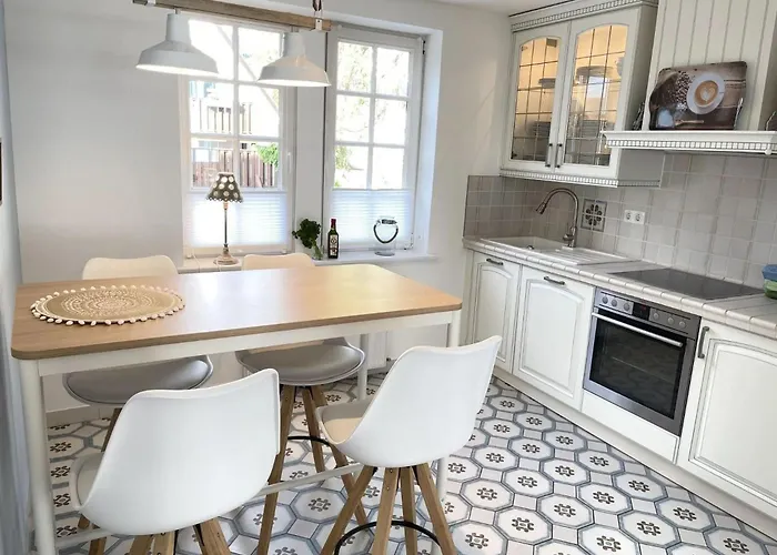 Semesterbostad Ferienhaus-strandallee95-direkt-am-strand *